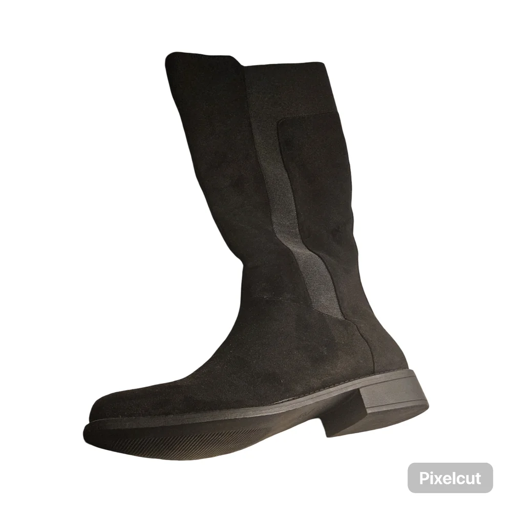 NWOT Zby Size 8.5 Black Knee Boots with low heel